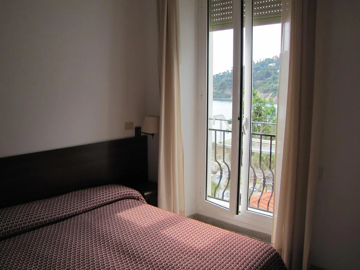 Holiday'S Beach Aparthotel Ventimiglia