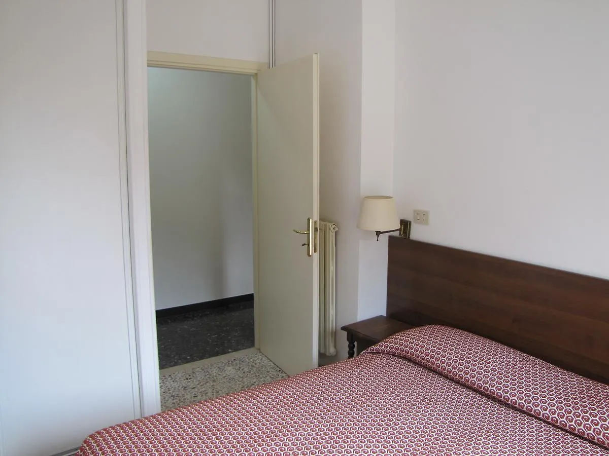 Holiday'S Beach Aparthotel Ventimiglia Italy