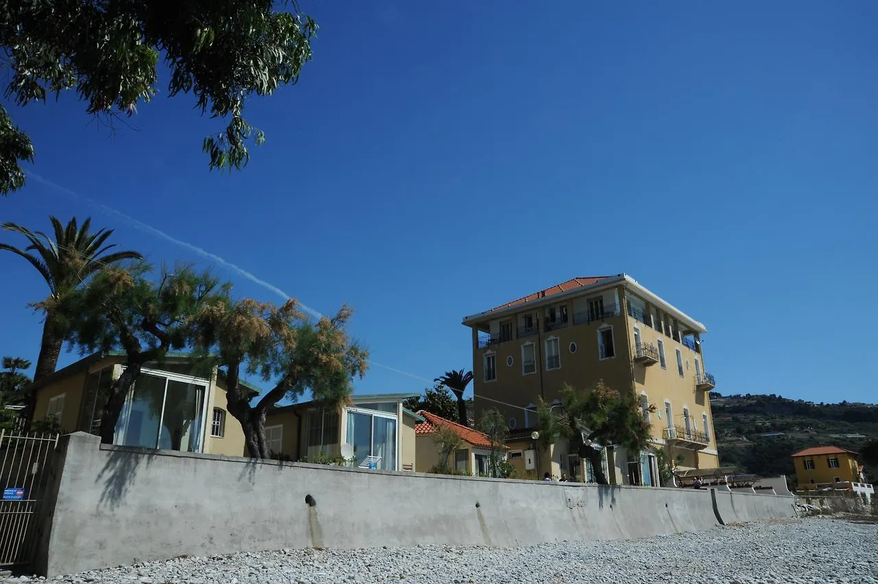 Aparthotel Holiday'S Beach Ventimiglia Itálie