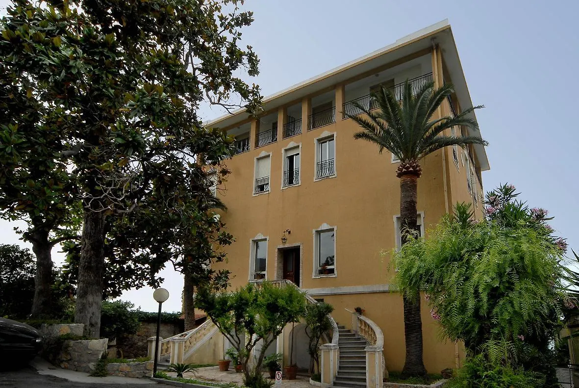 Aparthotel Holiday'S Beach Ventimiglia Itálie